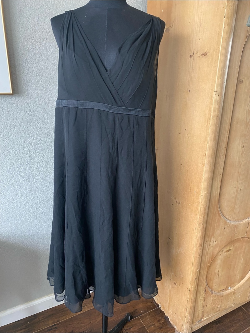 Anne Klein Black V-Neck Midi Chiffon Dress